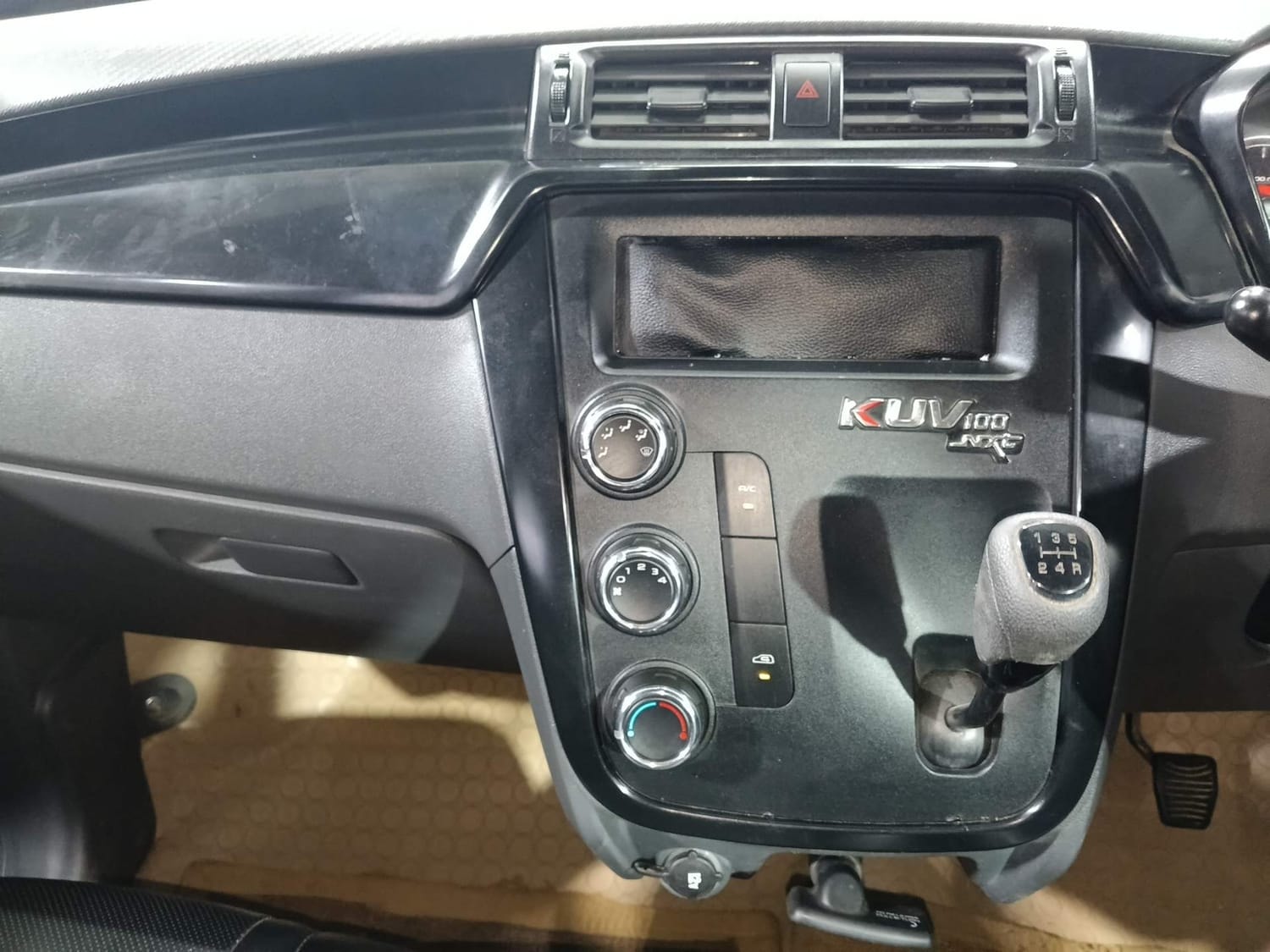 Used 2018 Mahindra KUV100 Used 2018 Mahindra KUV100