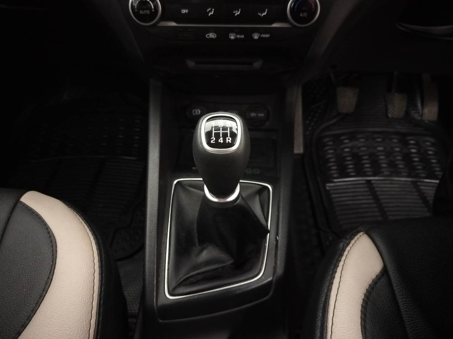 Elite i20 image 16 Elite i20 image 16