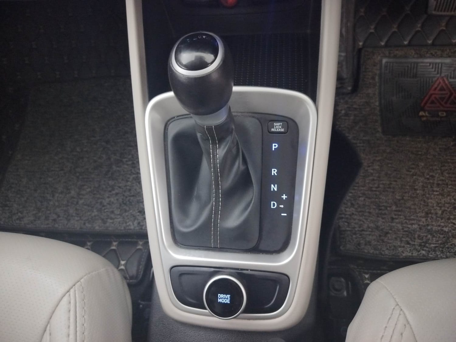 Used 2023 Hyundai Venue Used 2023 Hyundai Venue