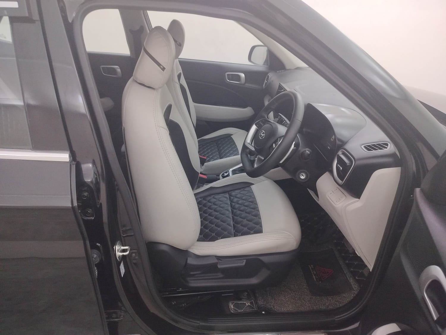 Used 2023 Hyundai Venue Used 2023 Hyundai Venue