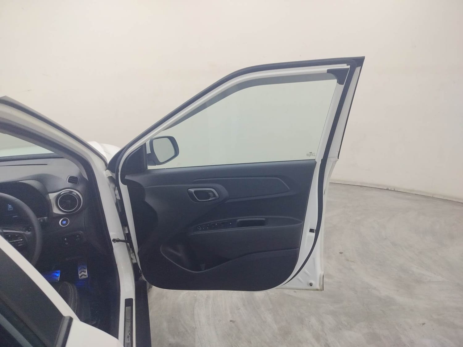 Exter image 19 Exter image 19