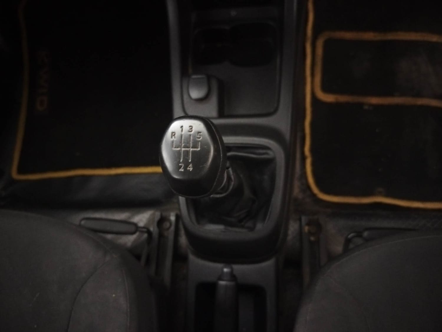 Kwid image 16 Kwid image 16