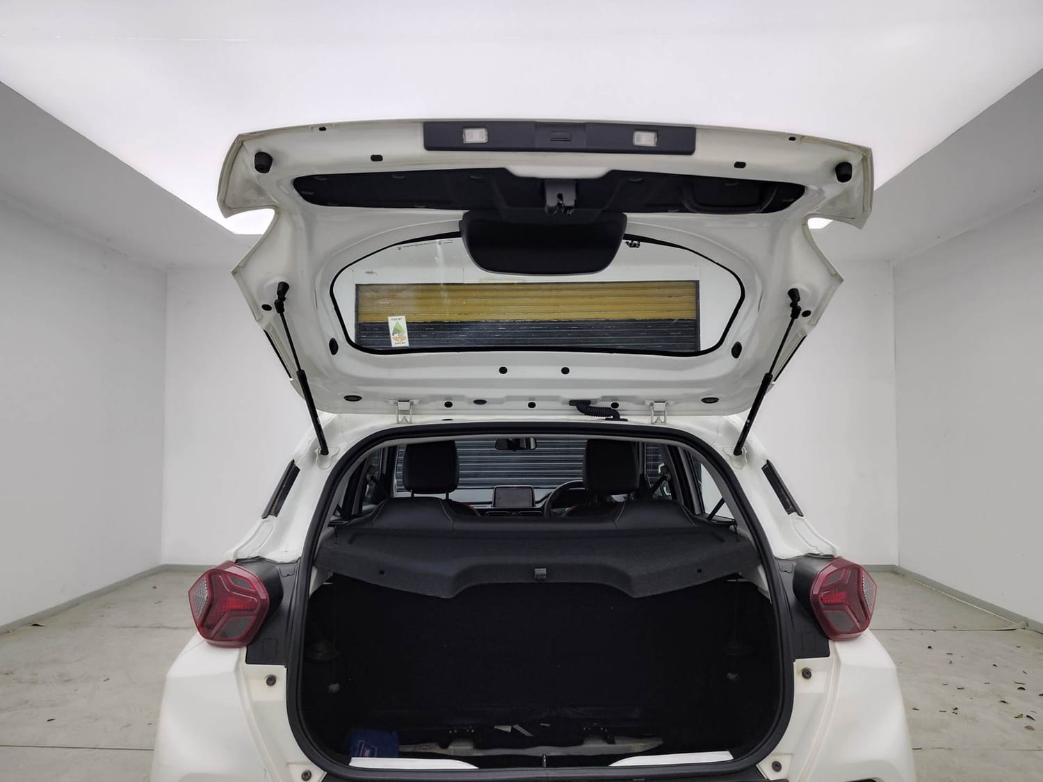 Punch image 24 Punch image 24