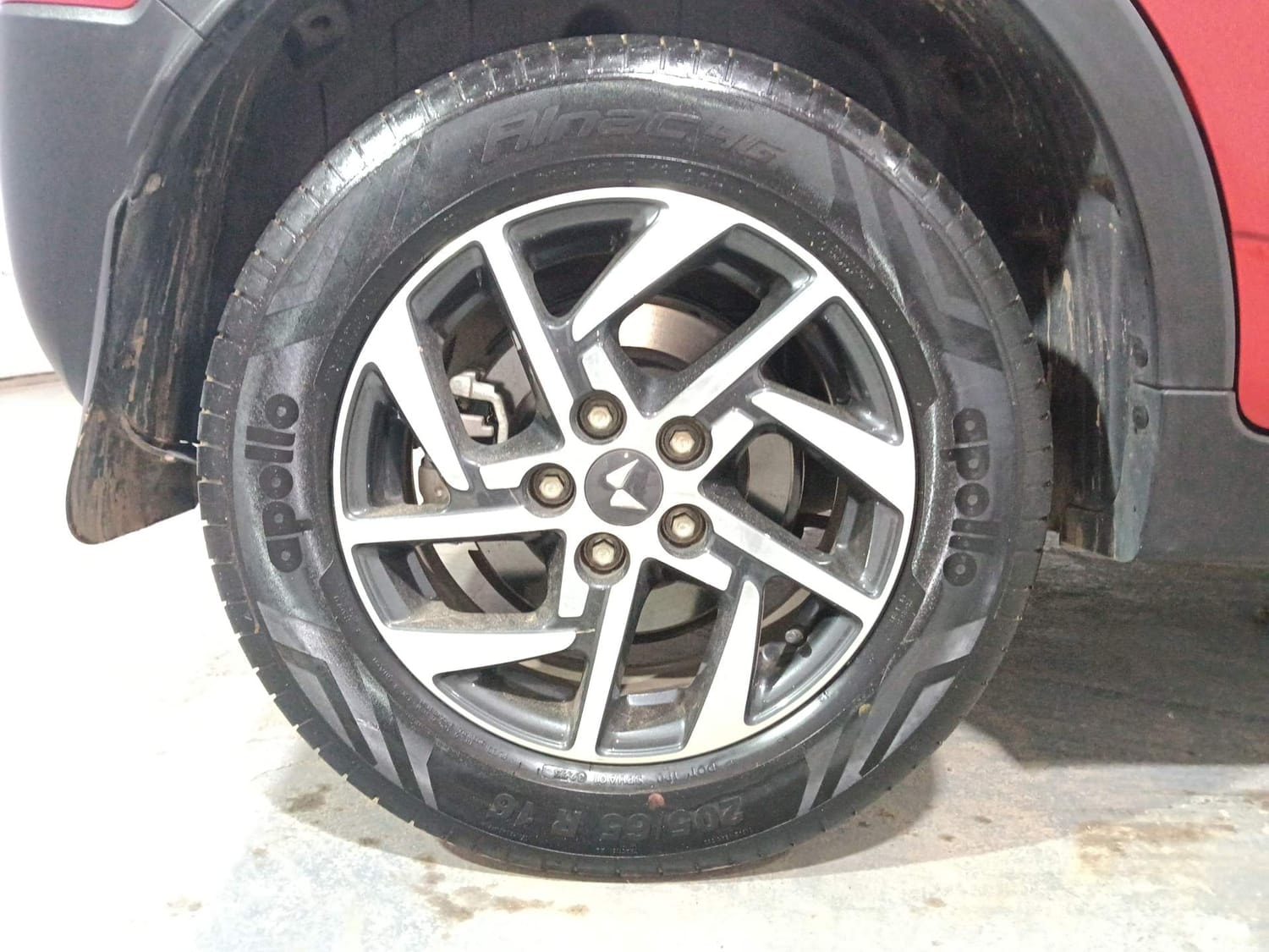 XUV300 image 33 XUV300 image 33