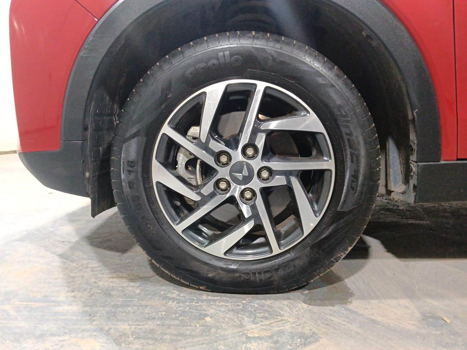 XUV300 image 34 XUV300 image 34