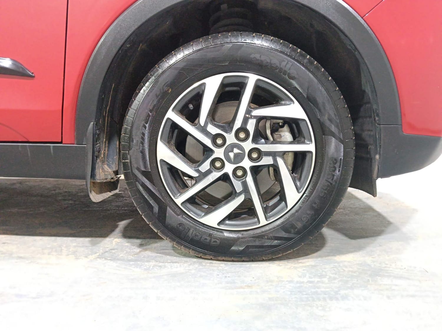 XUV300 image 32 XUV300 image 32