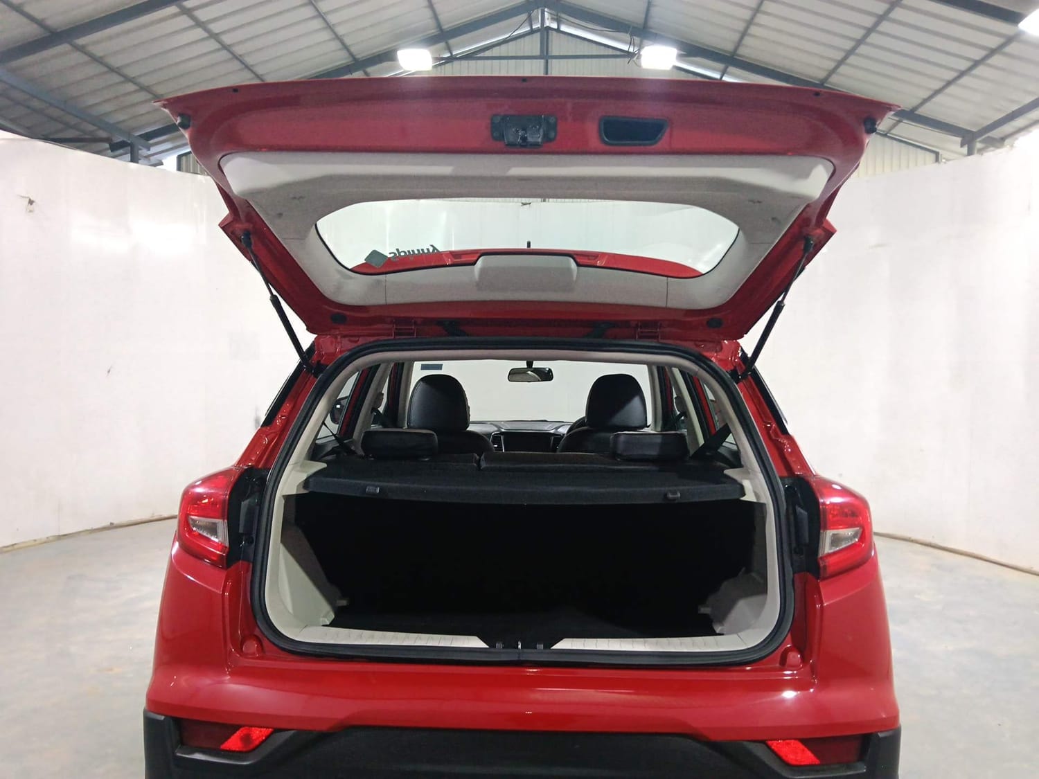 XUV300 image 24 XUV300 image 24