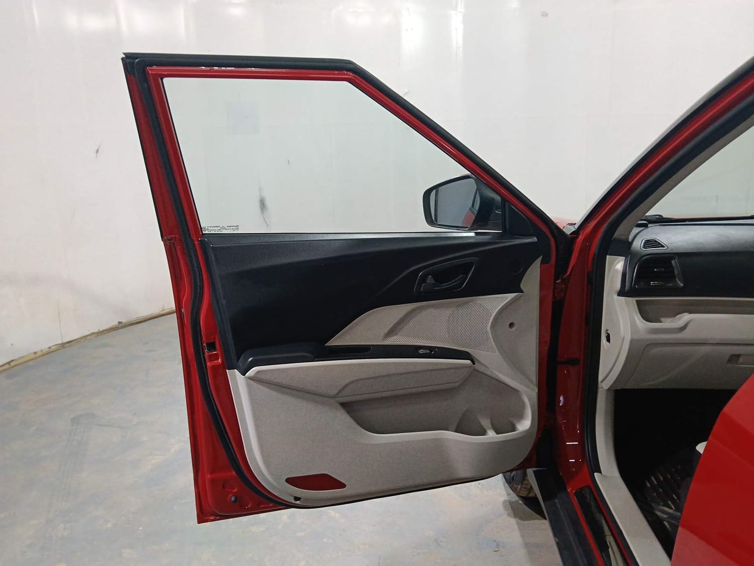 XUV300 image 21 XUV300 image 21