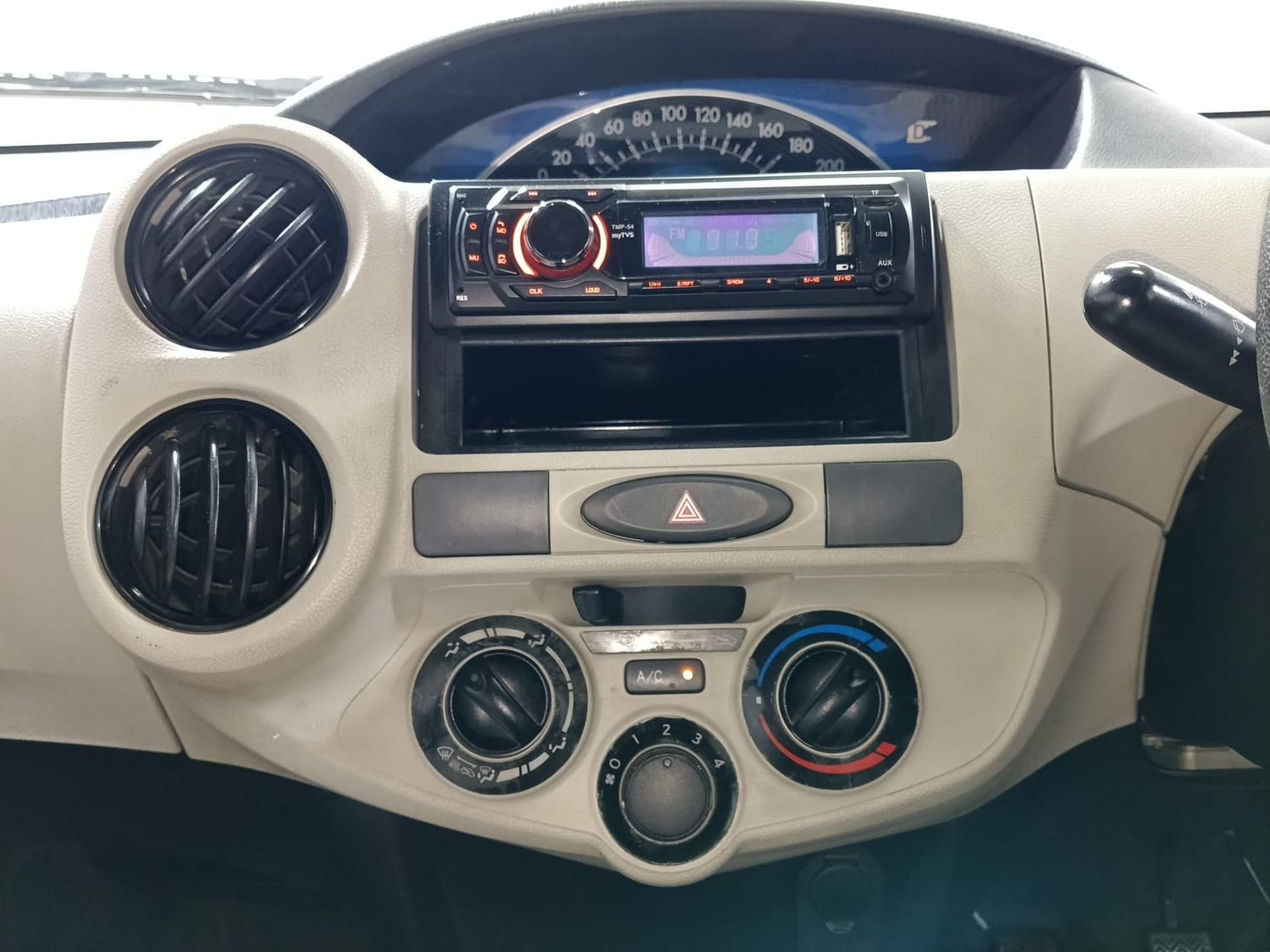 Etios Liva image 13 Etios Liva image 13