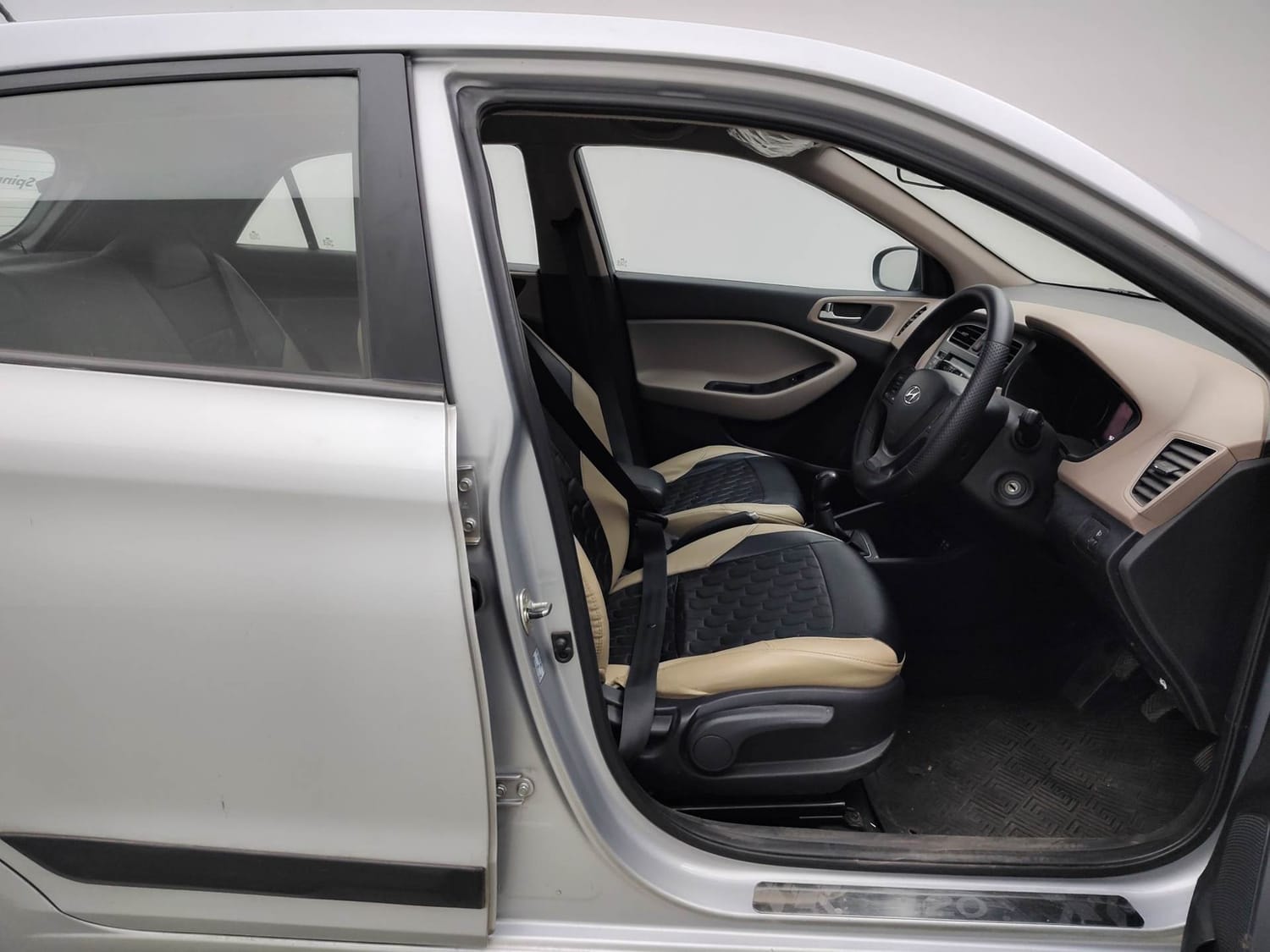 Elite i20 image 17 Elite i20 image 17