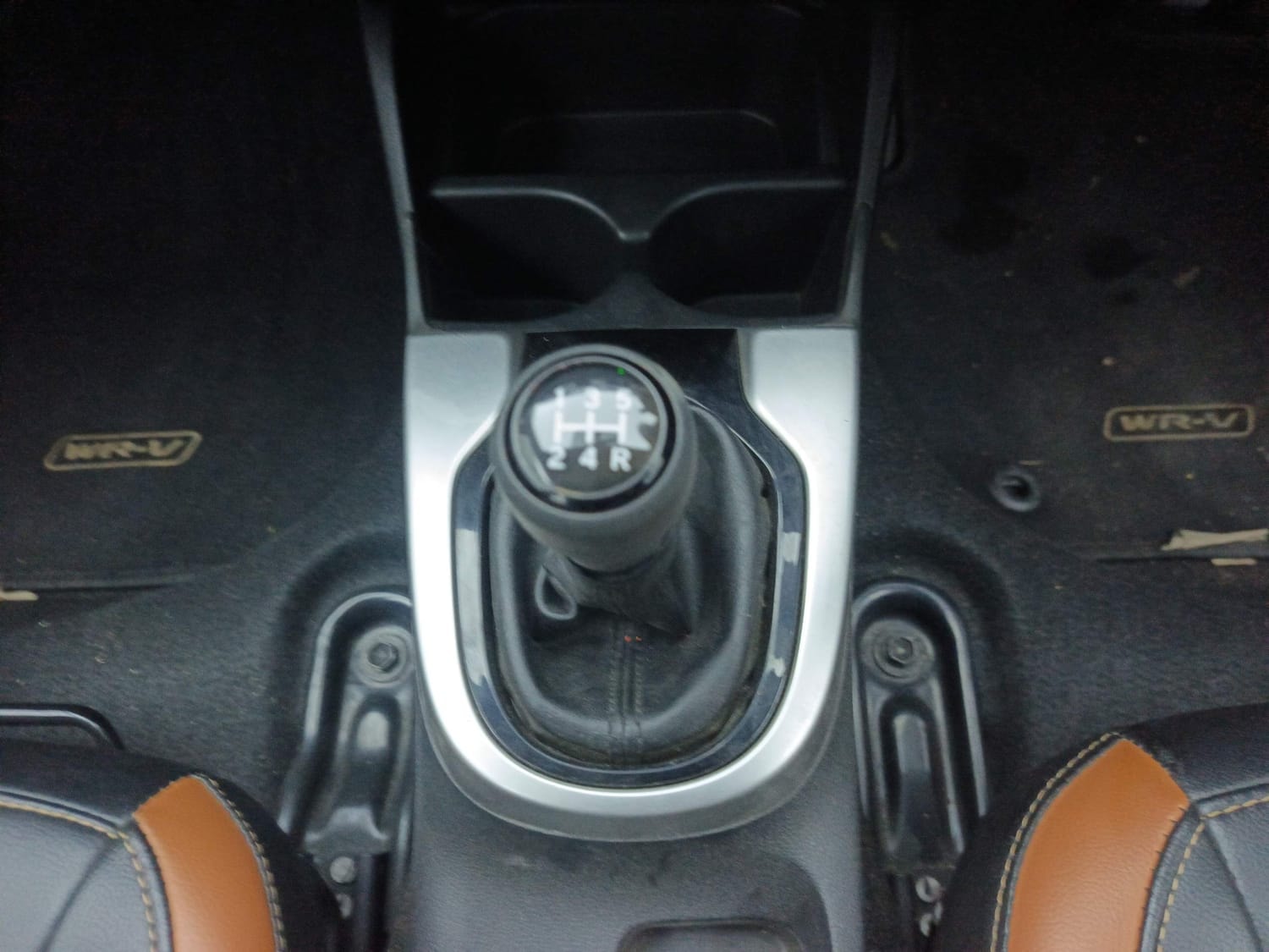 WR-V image 16 WR-V image 16