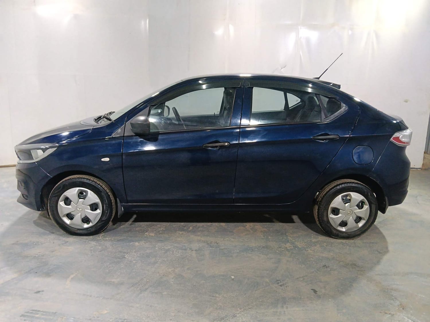 Tigor image 2 Tigor image 2