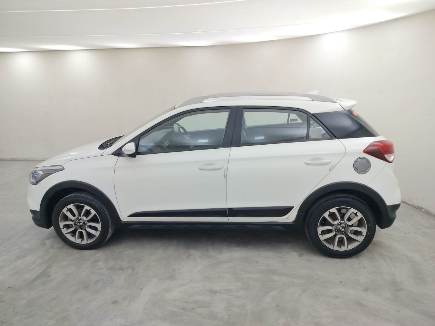 i20 Active image 2 i20 Active image 2