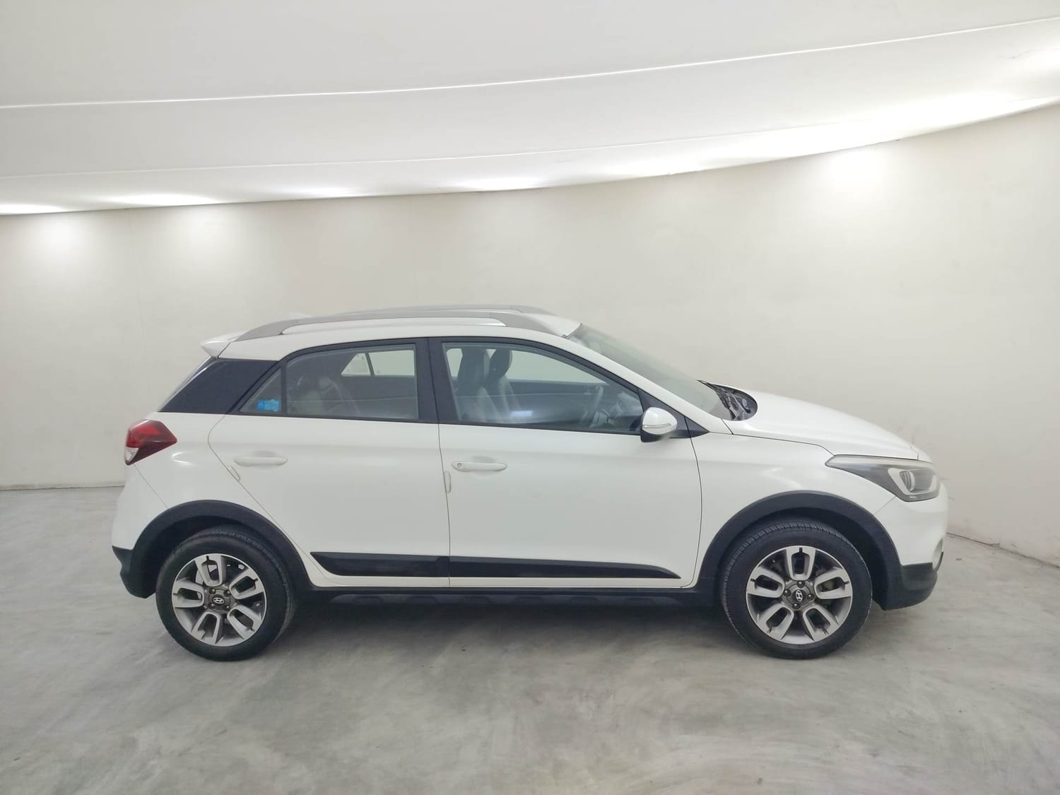 i20 Active image 6 i20 Active image 6