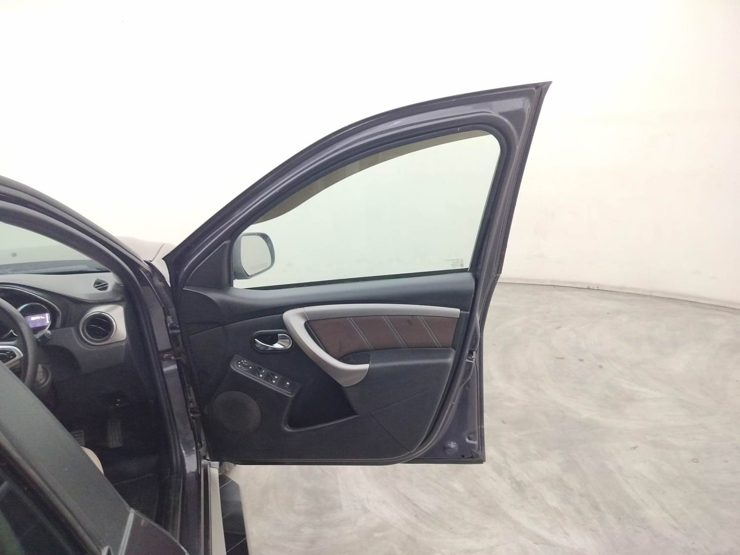 Duster image 19 Duster image 19