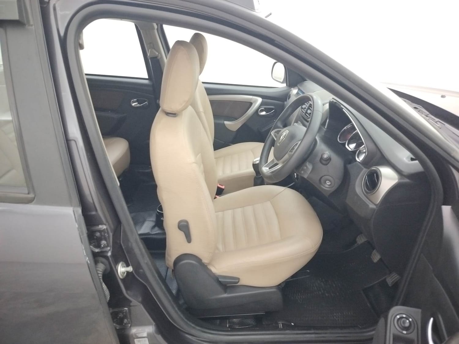 Duster image 17 Duster image 17