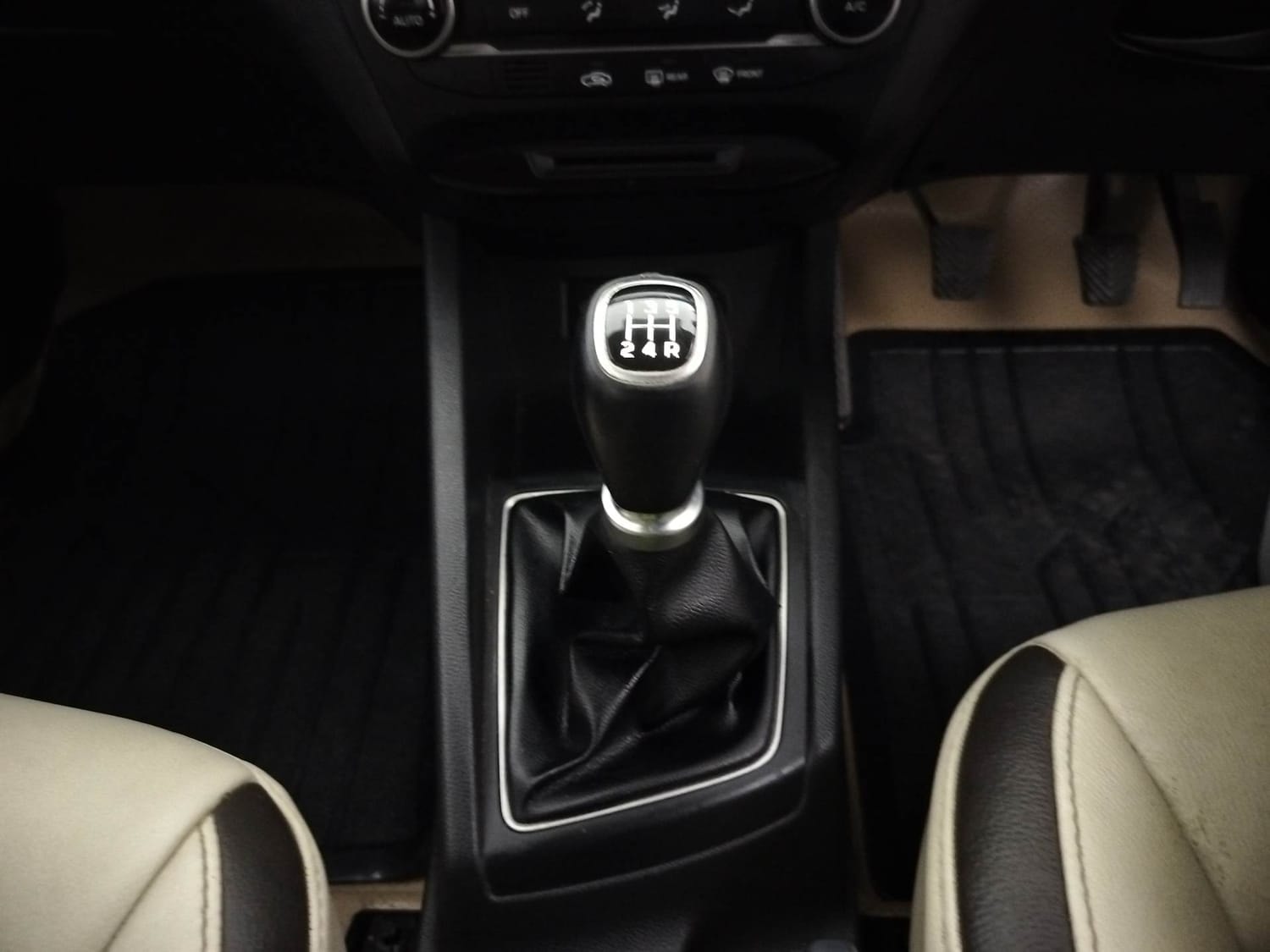 Elite i20 image 16 Elite i20 image 16