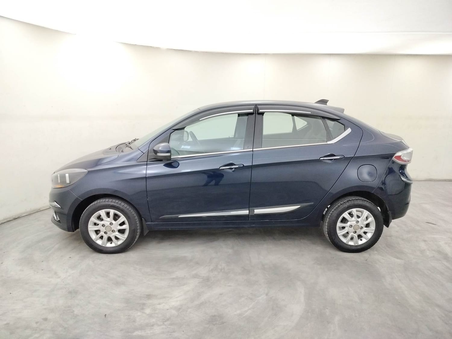 Tigor image 2 Tigor image 2