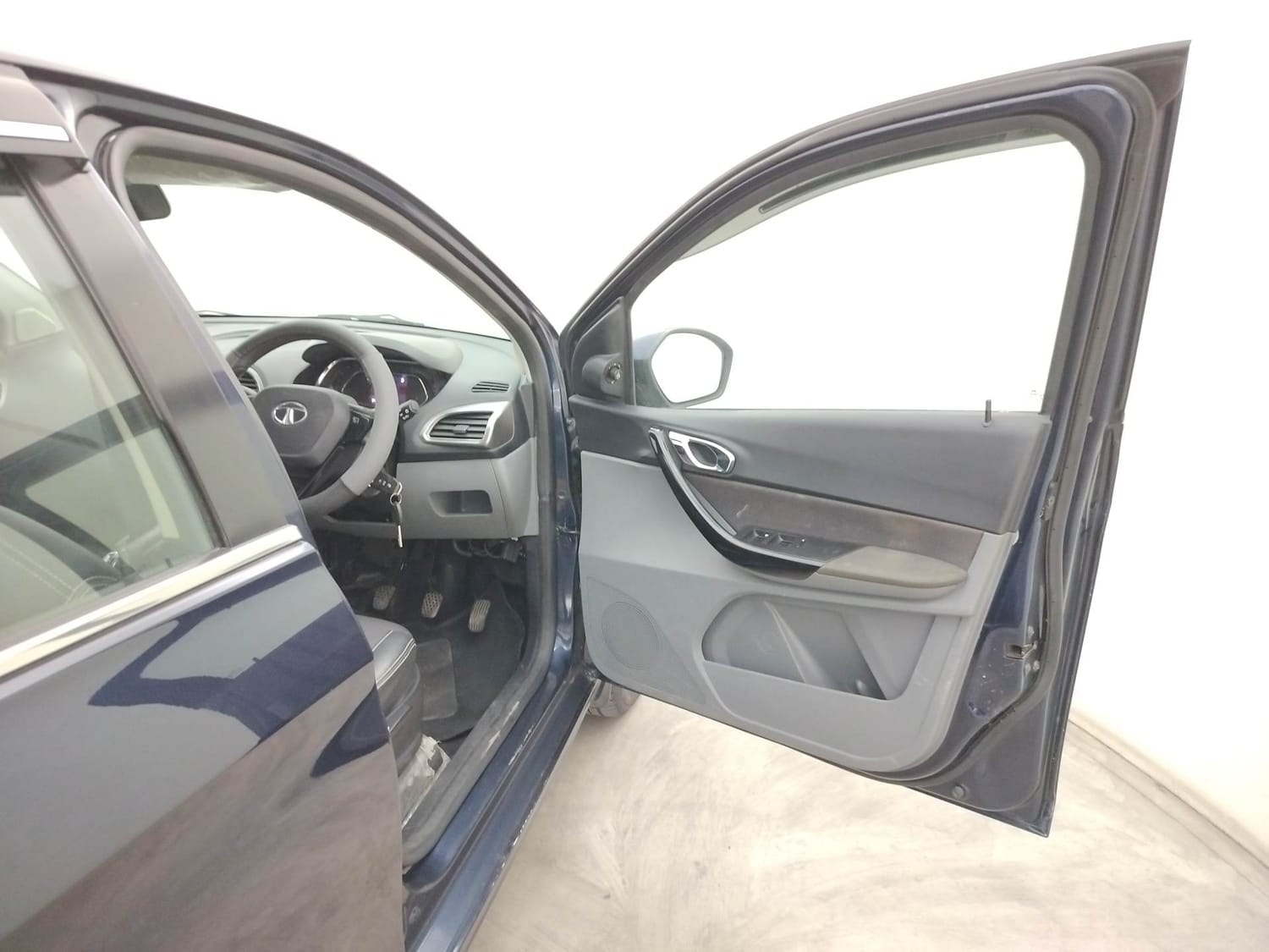 Tigor image 19 Tigor image 19