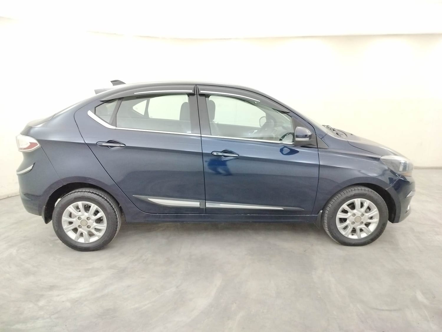 Tigor image 6 Tigor image 6