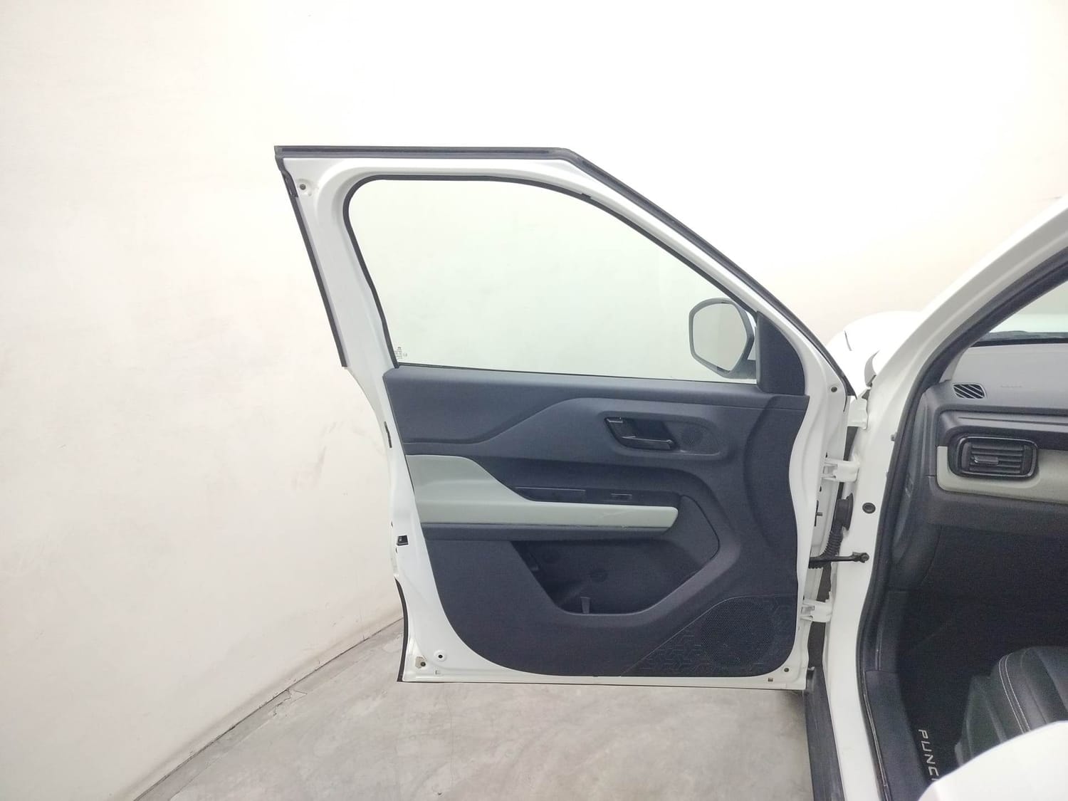 Punch image 21 Punch image 21