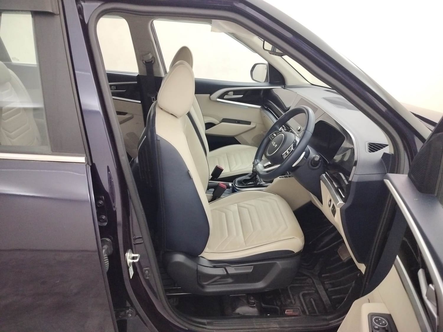 Carens image 17 Carens image 17