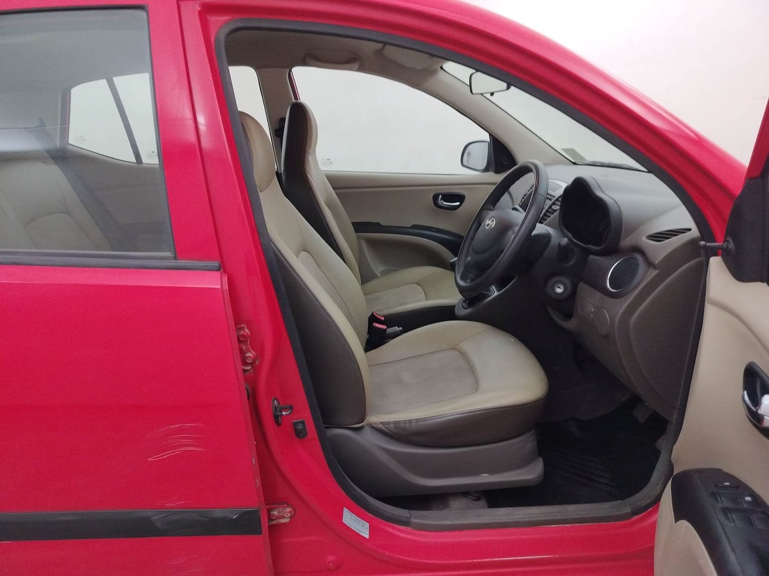 i10 image 19 i10 image 19