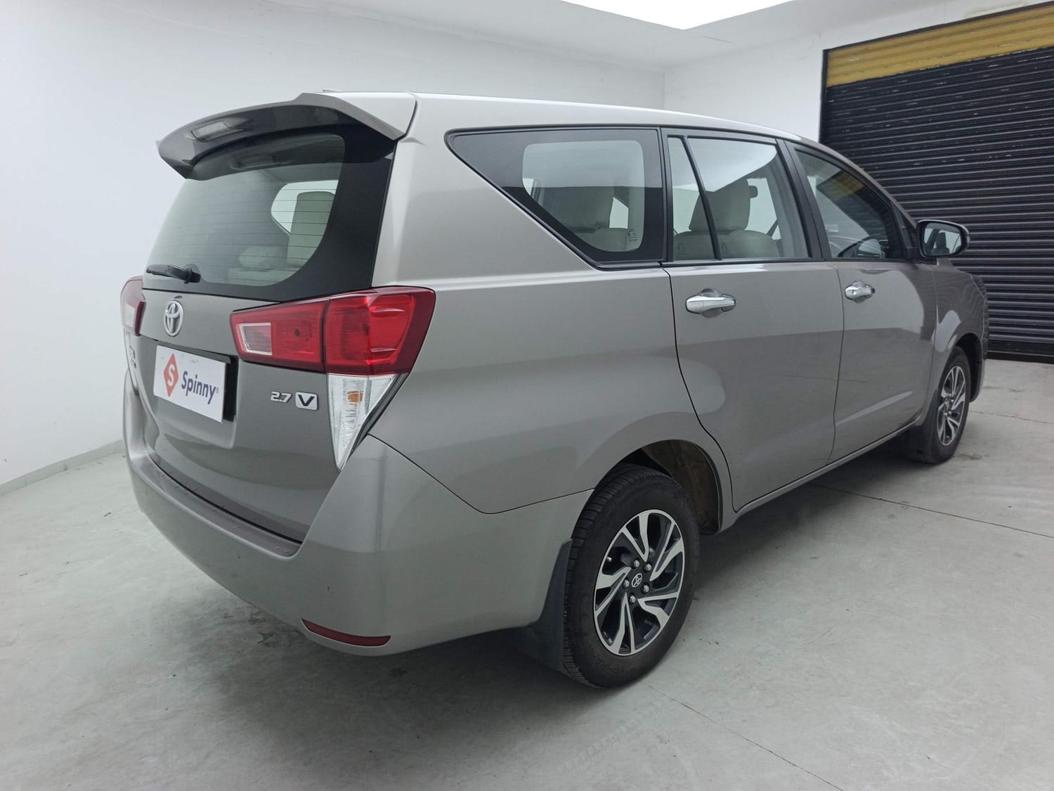 Innova Crysta image 5 Innova Crysta image 5