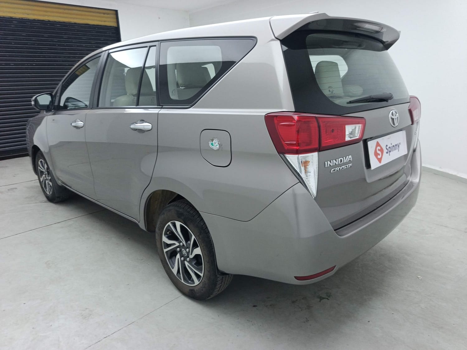 Innova Crysta image 3 Innova Crysta image 3