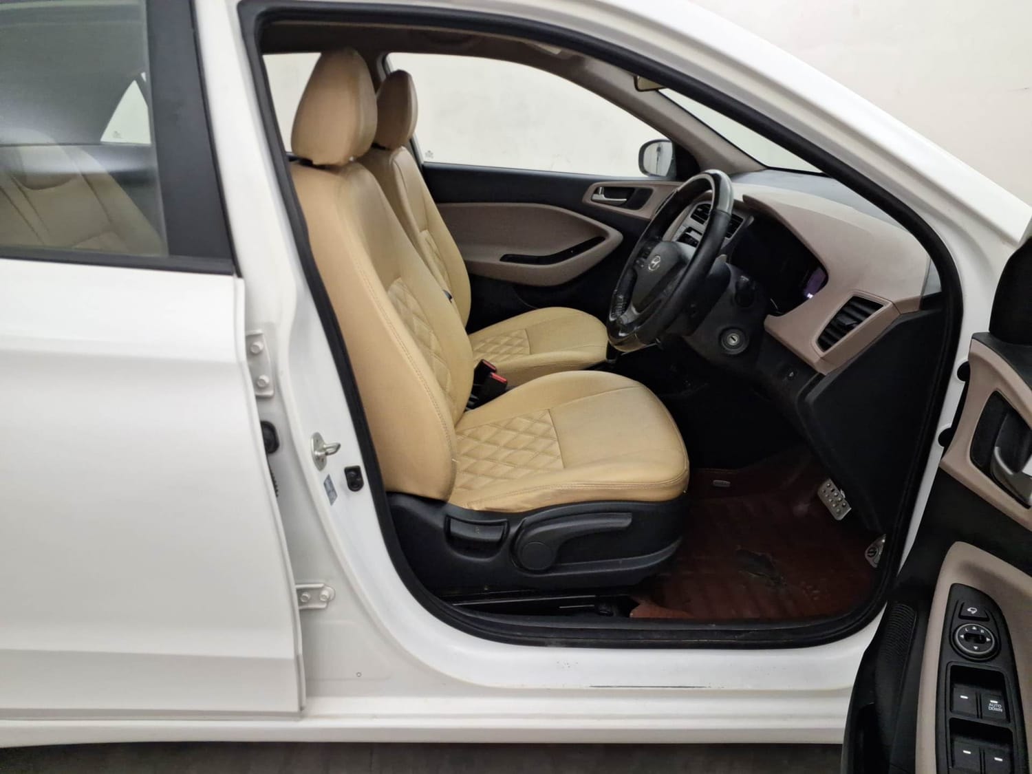 Elite i20 image 17 Elite i20 image 17