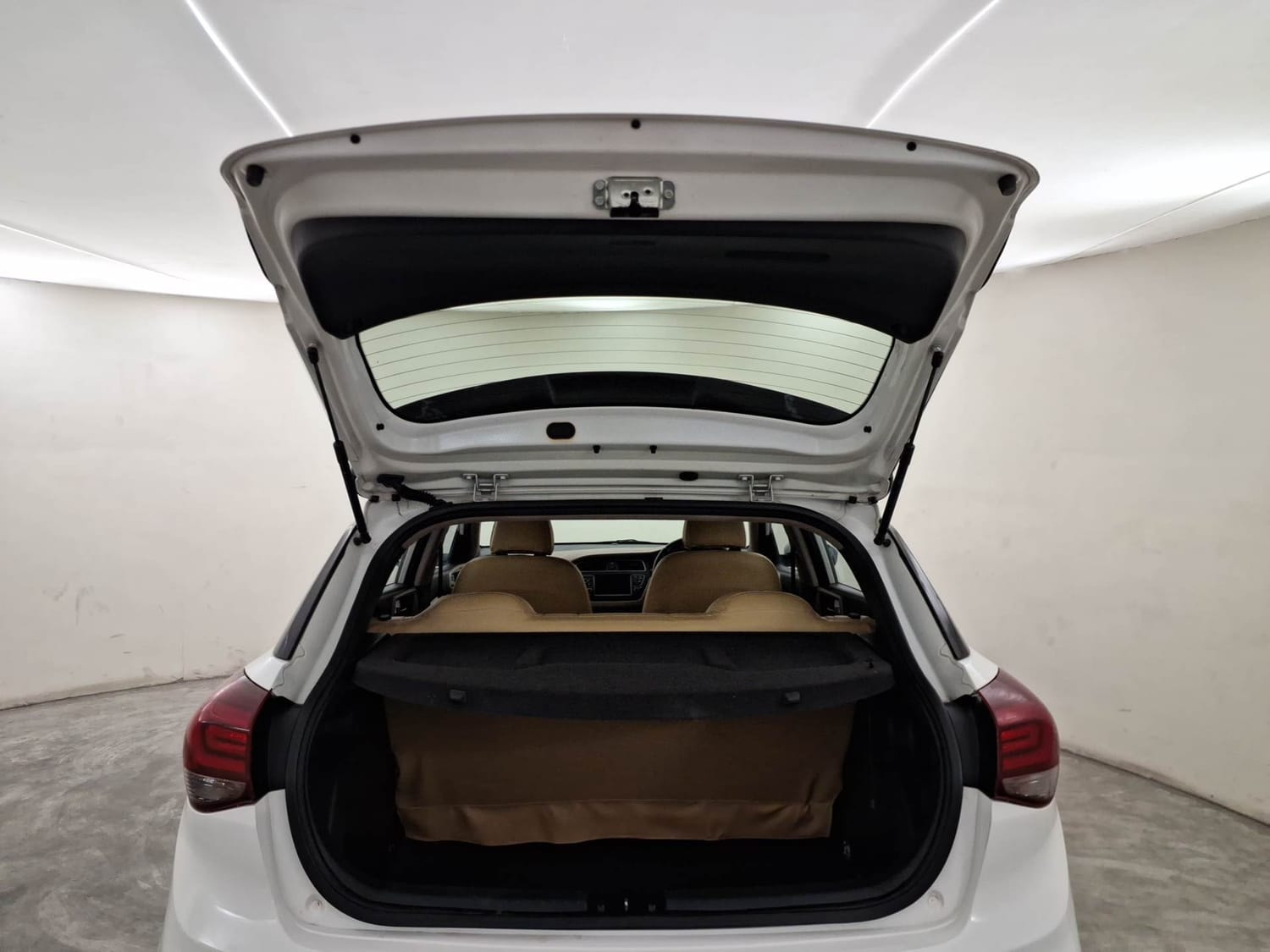 Elite i20 image 24 Elite i20 image 24