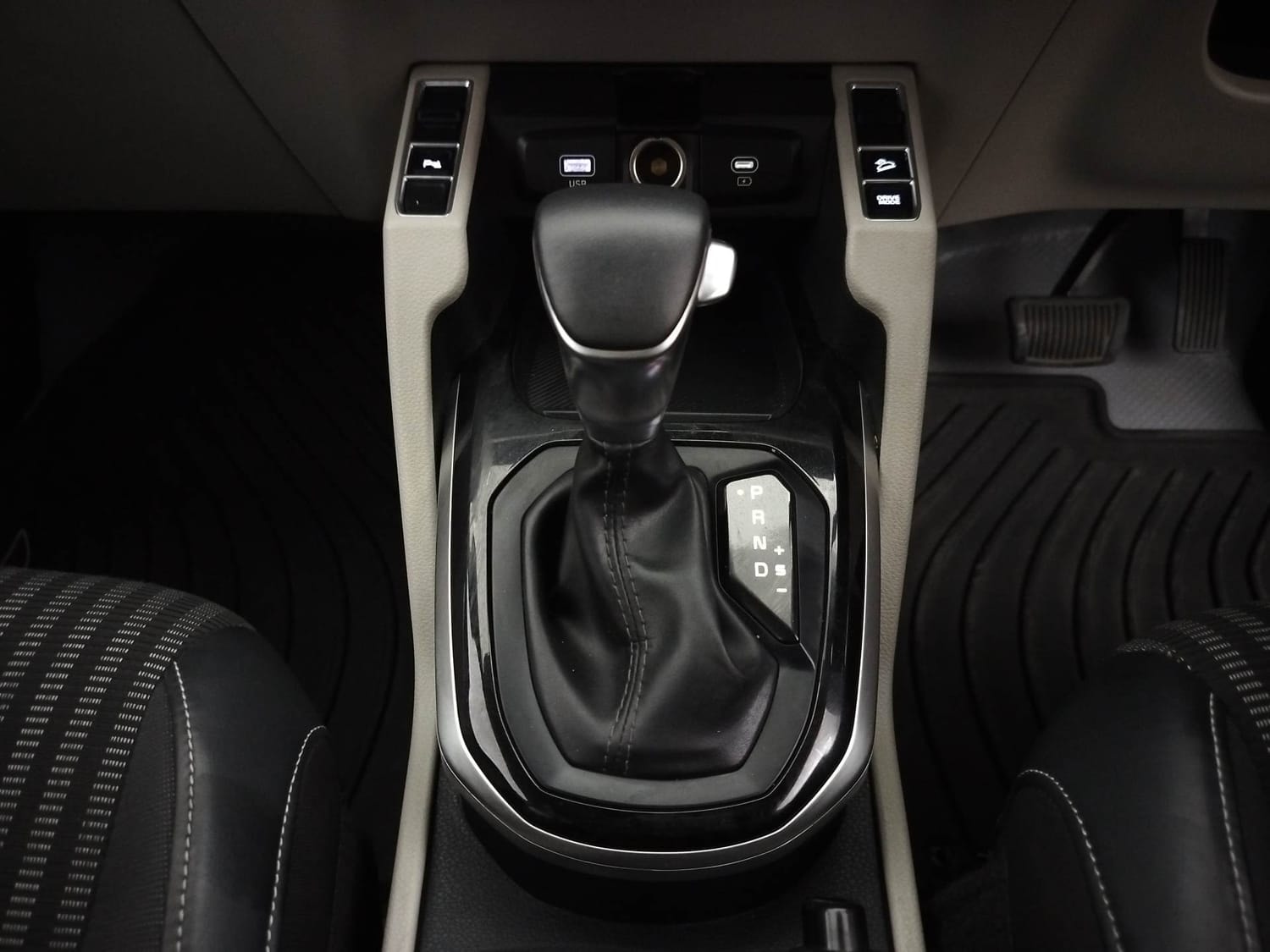 Carens image 16 Carens image 16