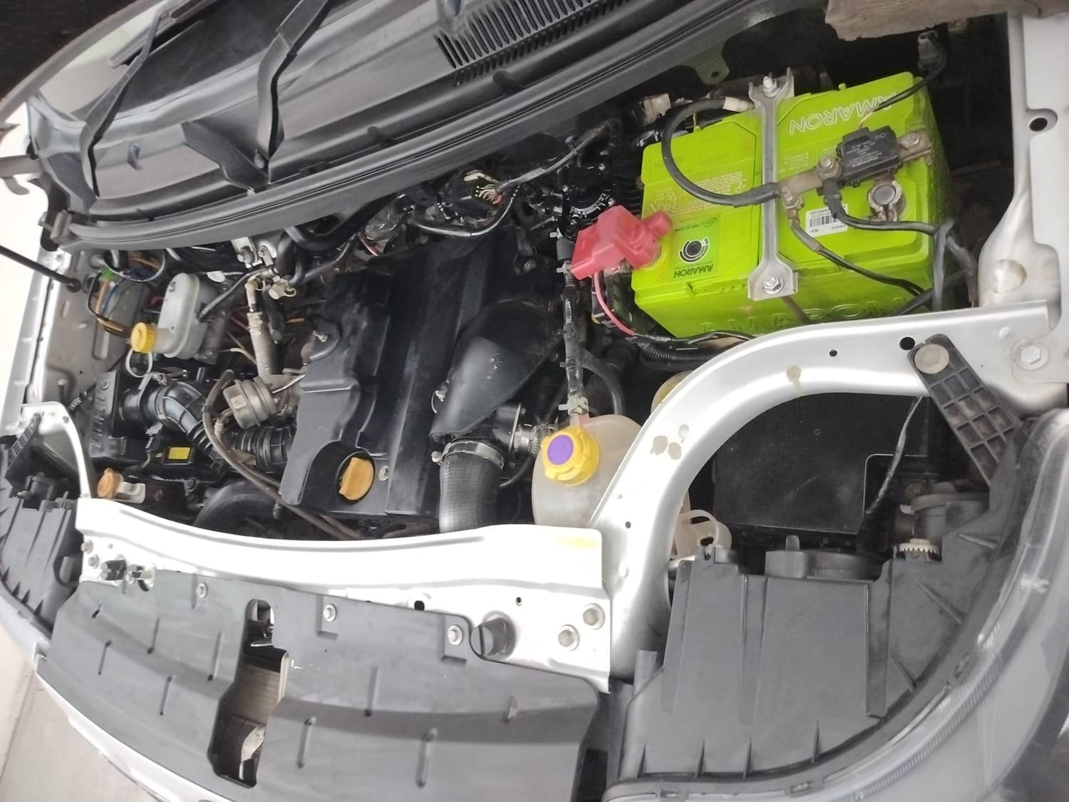 TUV300 image 28 TUV300 image 28