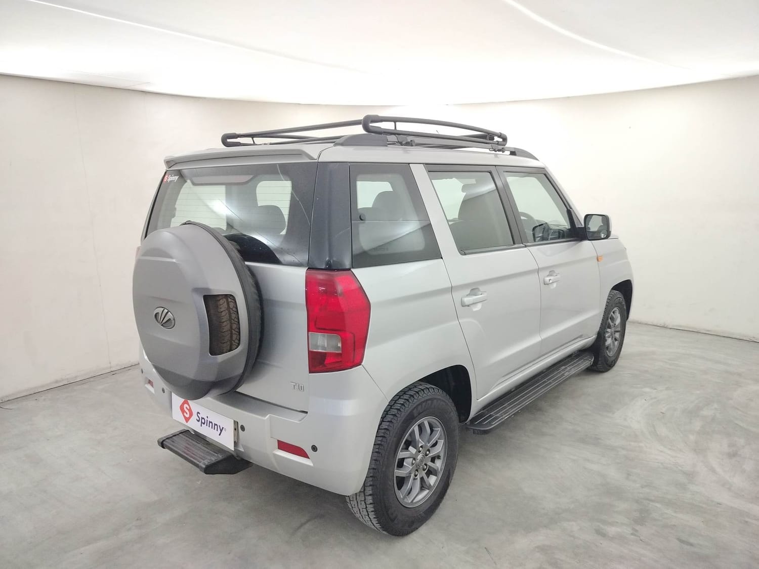 TUV300 image 5 TUV300 image 5