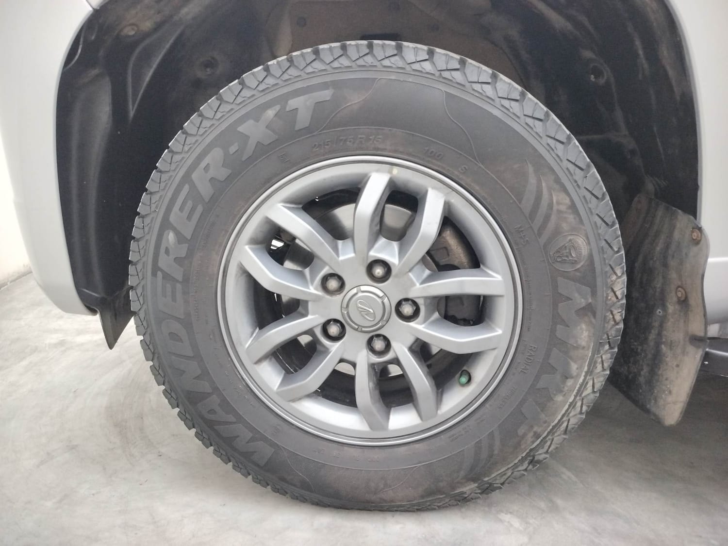 TUV300 image 34 TUV300 image 34