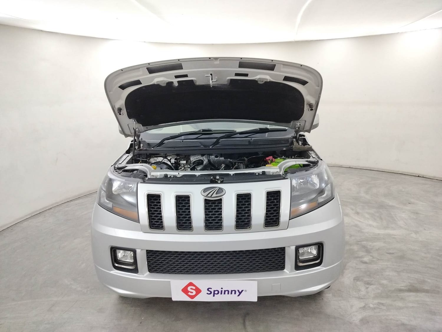 TUV300 image 27 TUV300 image 27