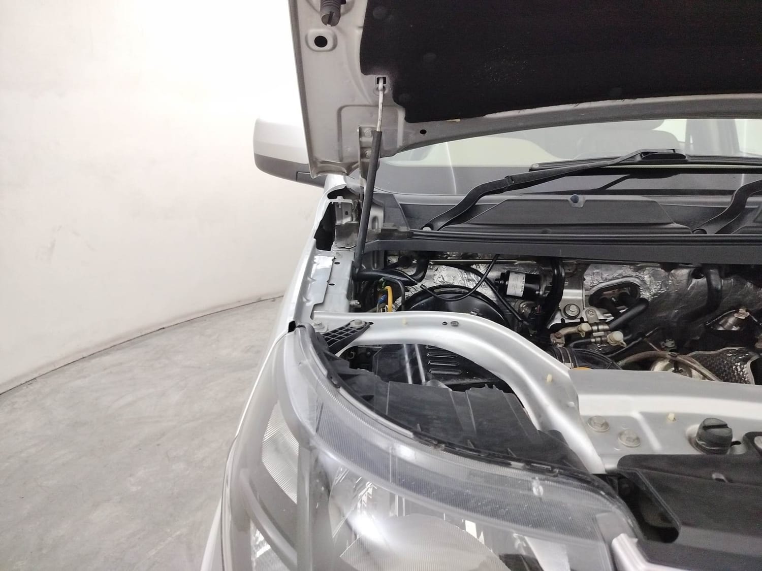 TUV300 image 31 TUV300 image 31