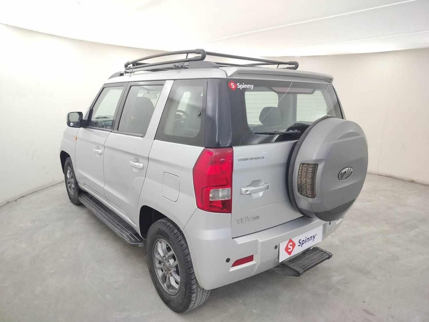 TUV300 image 3 TUV300 image 3