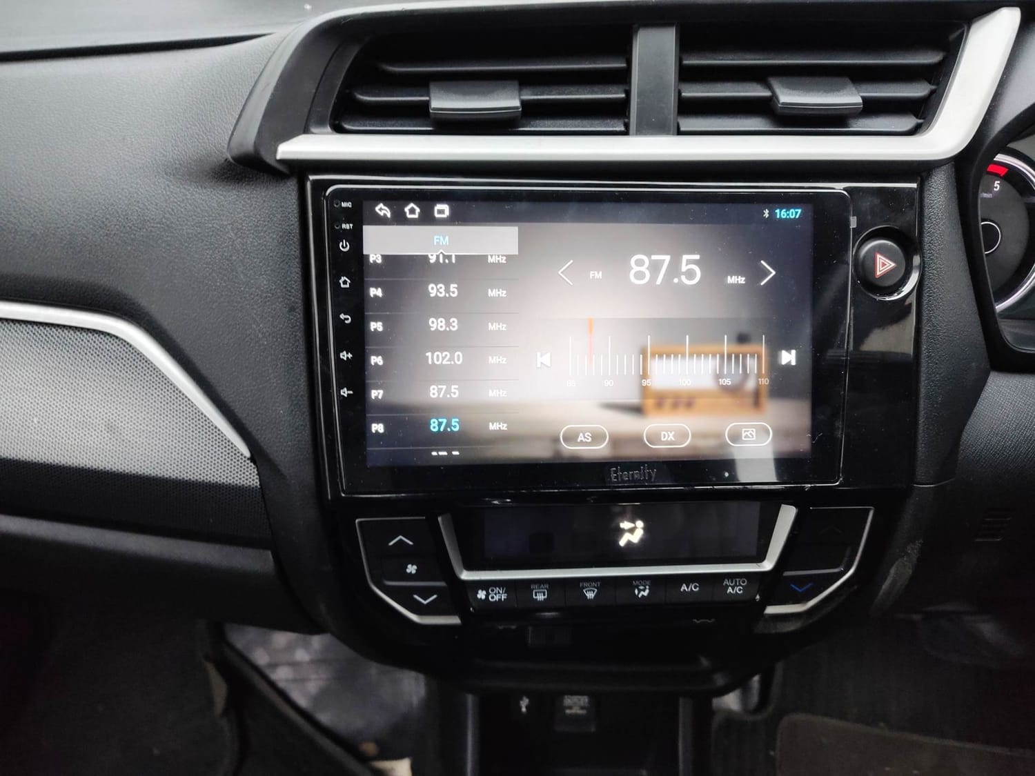 BR-V image 13 BR-V image 13