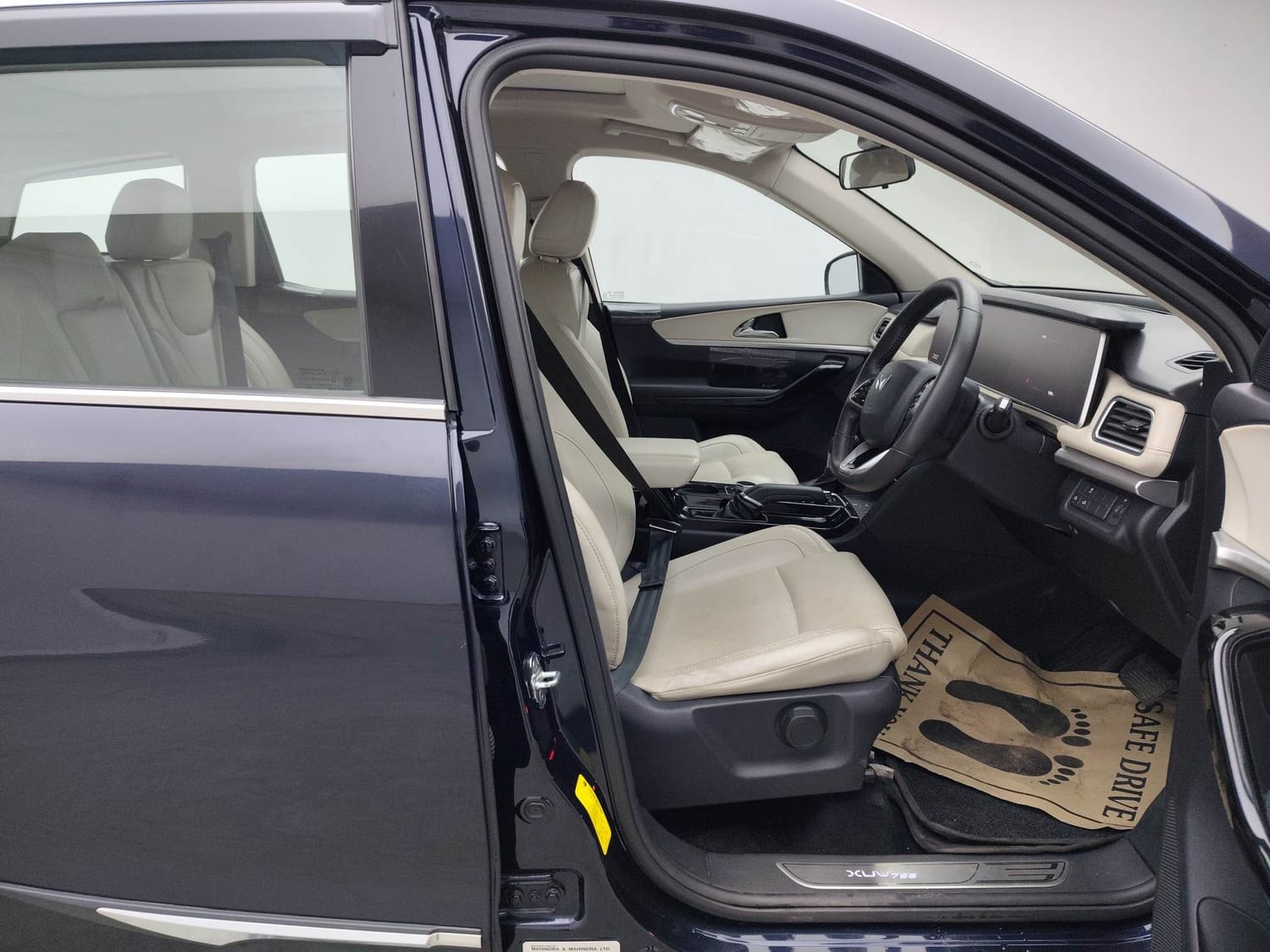 Used 2023 Mahindra XUV700 Used 2023 Mahindra XUV700