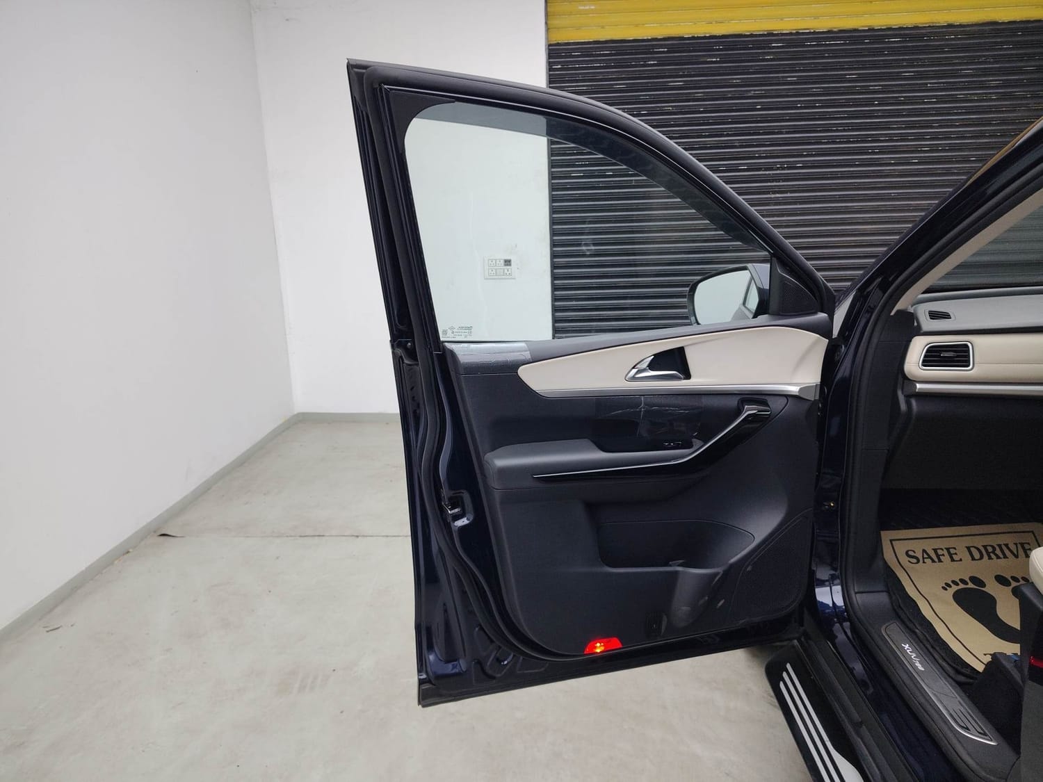 Used 2023 Mahindra XUV700 Used 2023 Mahindra XUV700