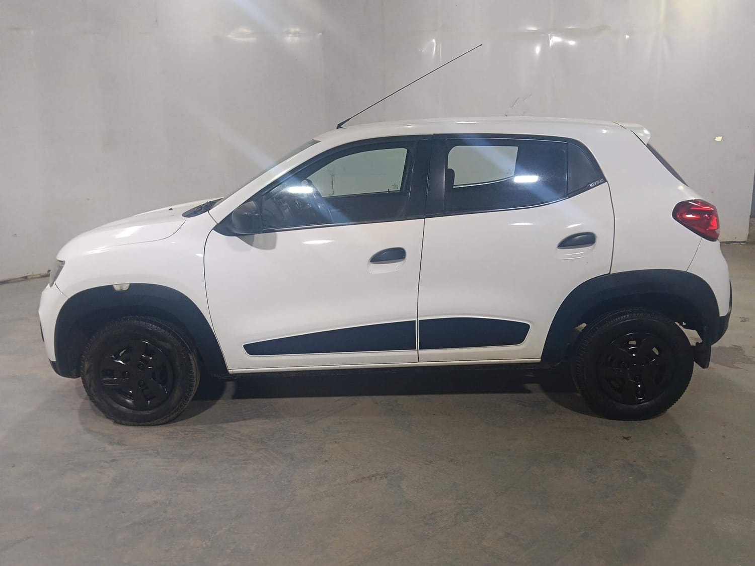 Kwid image 2 Kwid image 2