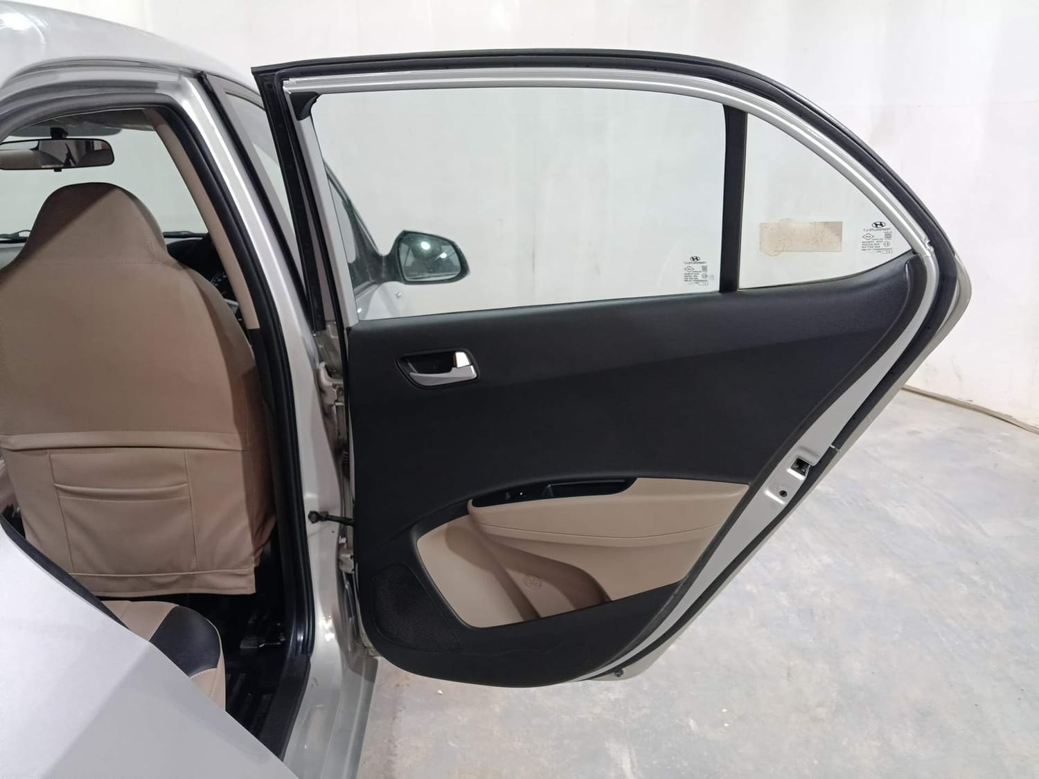 Xcent image 20 Xcent image 20