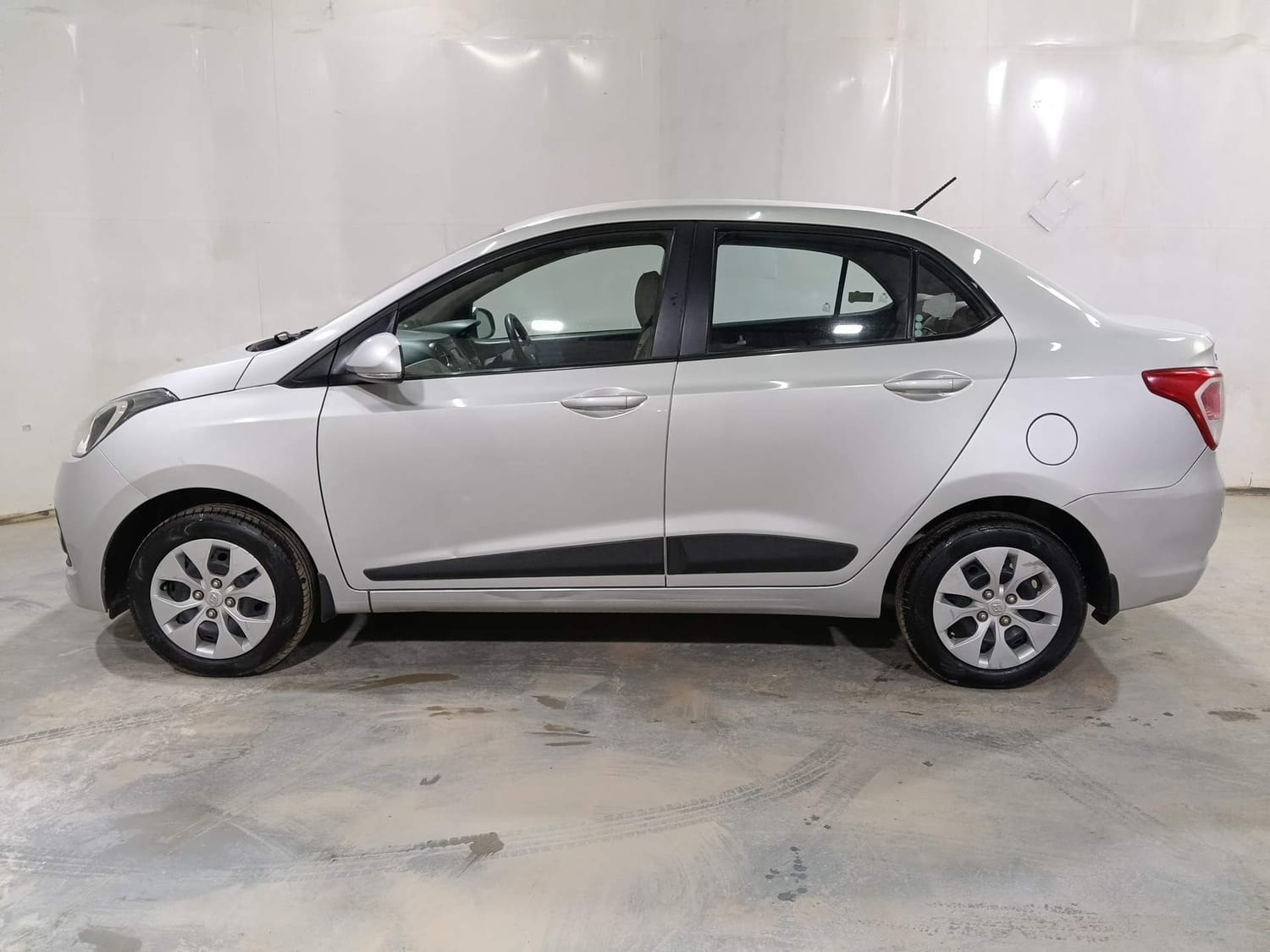 Xcent image 2 Xcent image 2