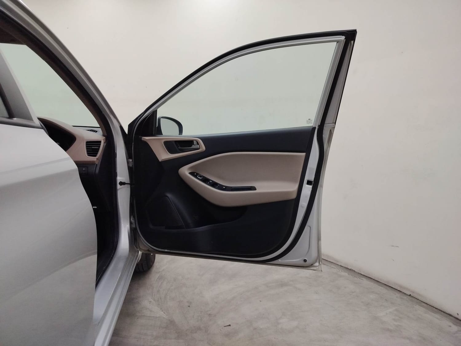 Elite i20 image 19 Elite i20 image 19