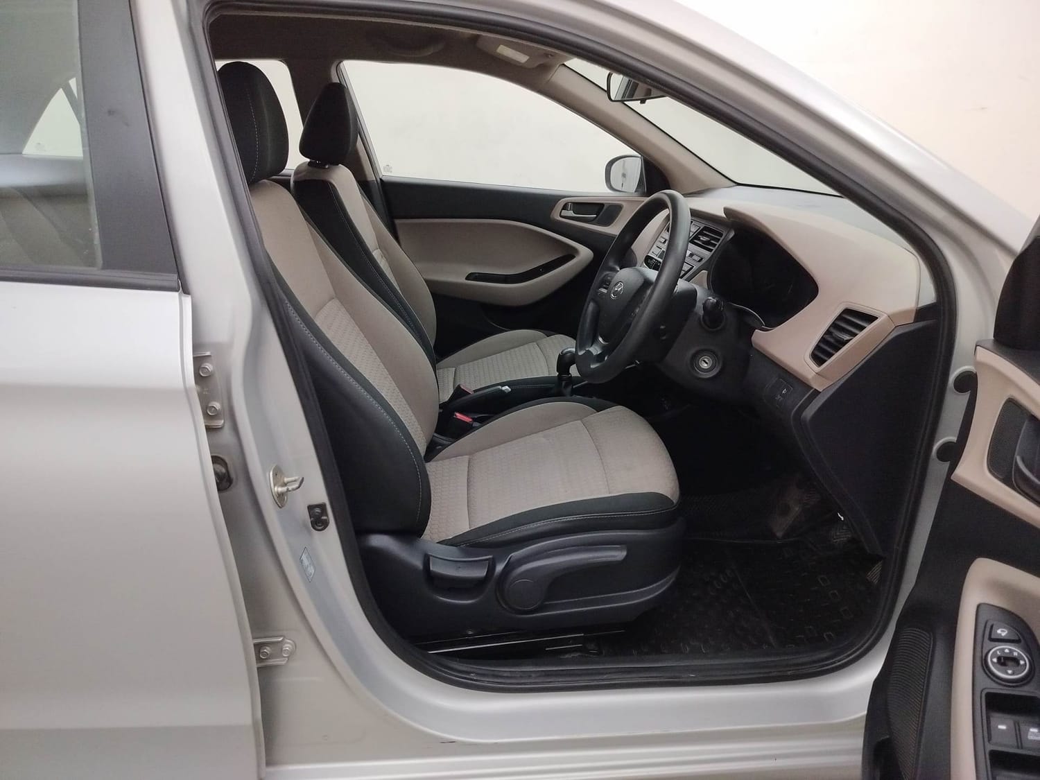 Elite i20 image 17 Elite i20 image 17