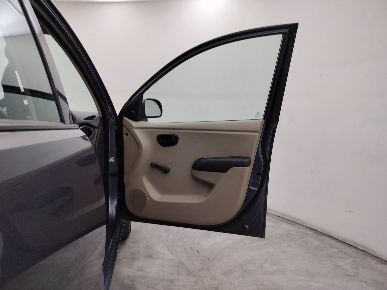 i10 image 19 i10 image 19