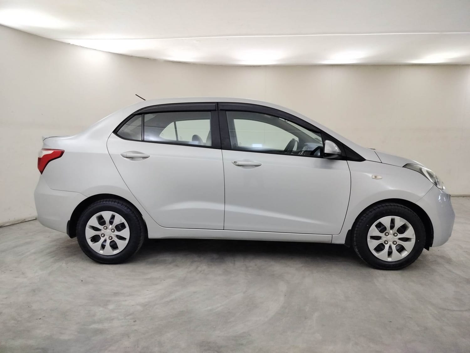 Xcent image 6 Xcent image 6