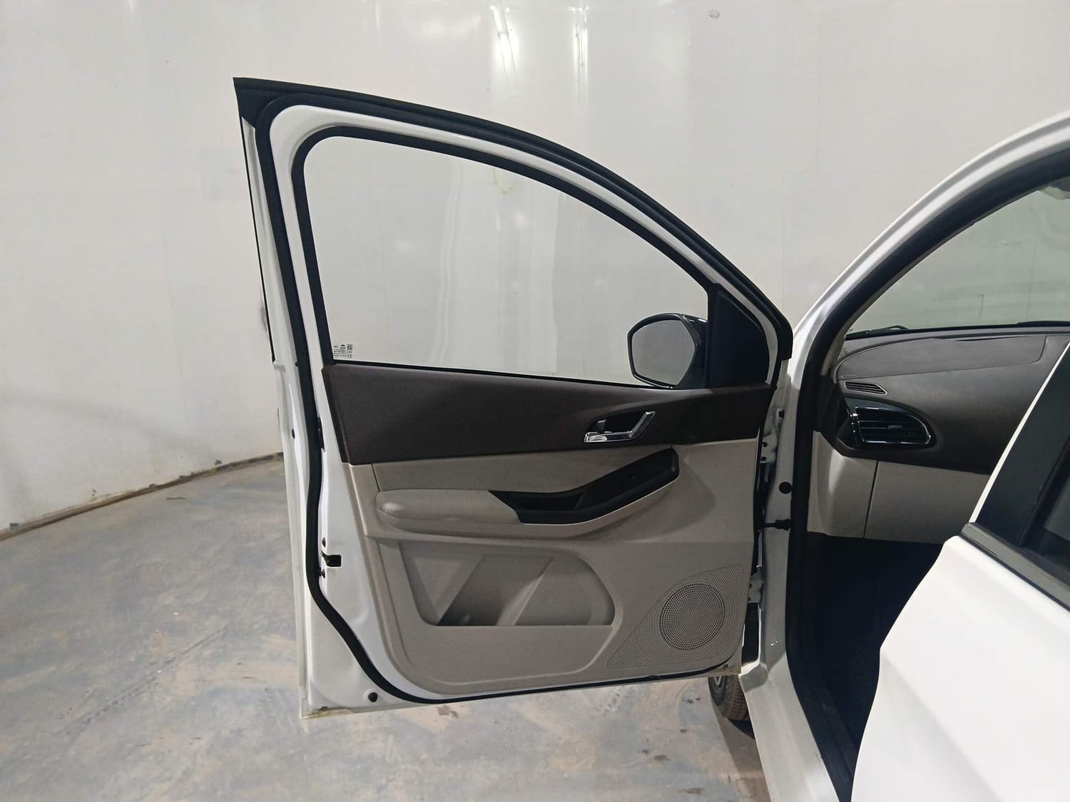 Tigor image 34 Tigor image 34