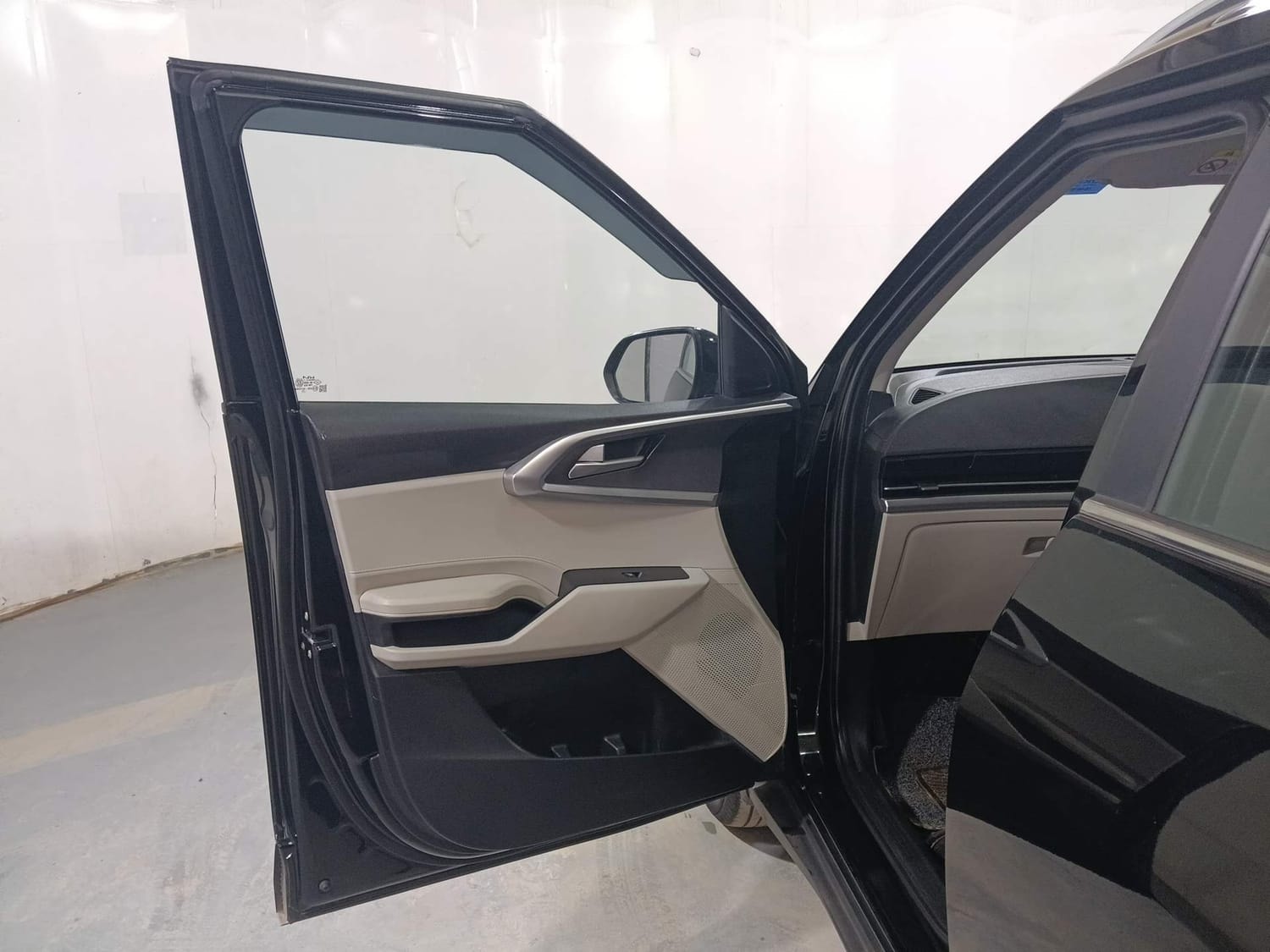 Carens image 21 Carens image 21